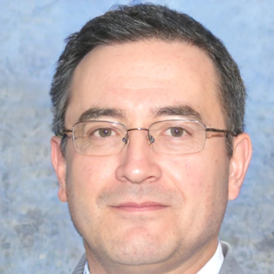 Antonio Ruiz - Analista Senior